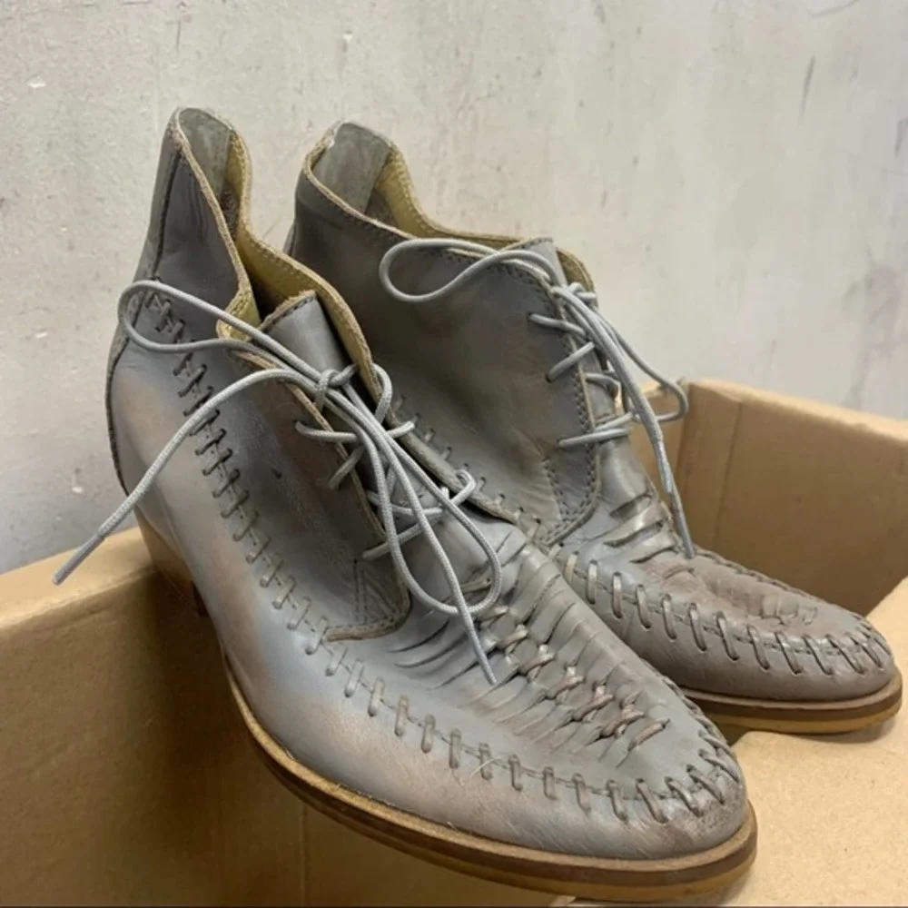 ANTHROPOLOGIE Latigo gray leather woven shoes /lace up booties women's boho SZ 7